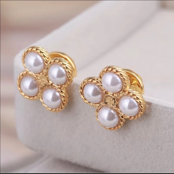 Tory Burch Creamy Pearl Rope Studs Earrings - Picture 4 of 4